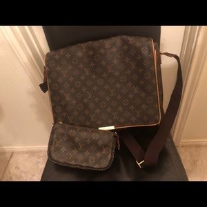 Louis Vuttion Messenger And Purse(no strap)